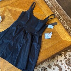 Black Sleeveless Dress bodice
